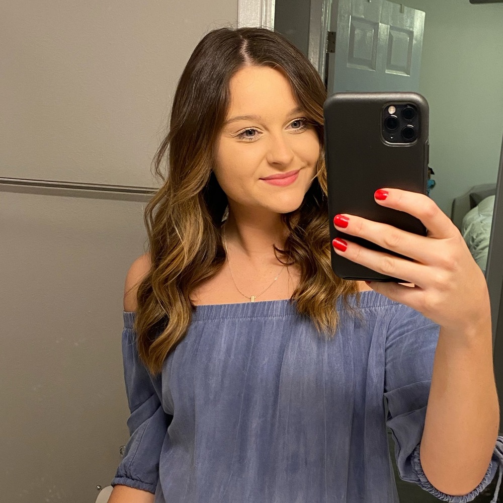 Meet your Posher, Nicole